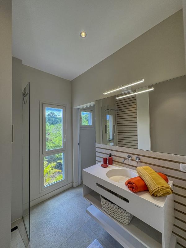 23.Location villa piscine vue mer Saint François Guadeloupe_Chambre 1